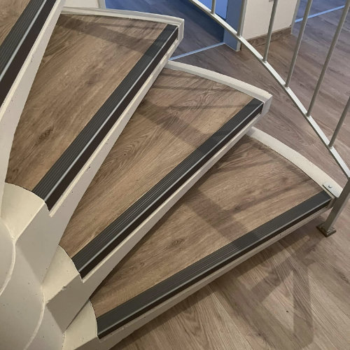 Referenzen Vinylboden und Treppe in München 6